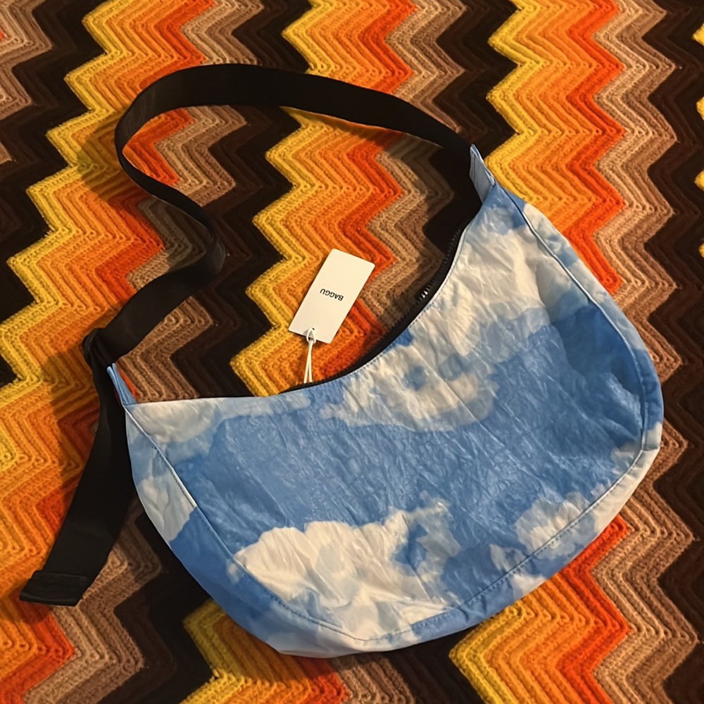 EUC BAGGU medium crescent cloud print